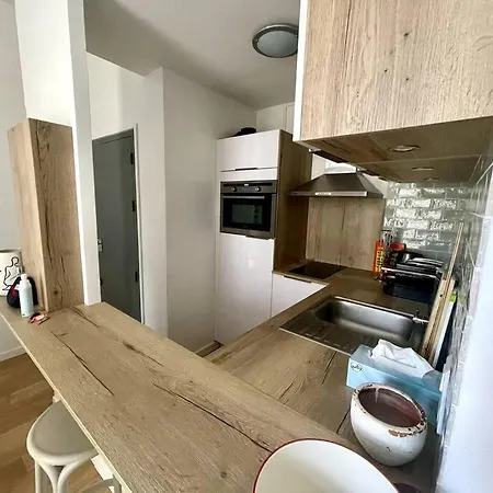 Avec Balcon - Jardin Public Apartment *