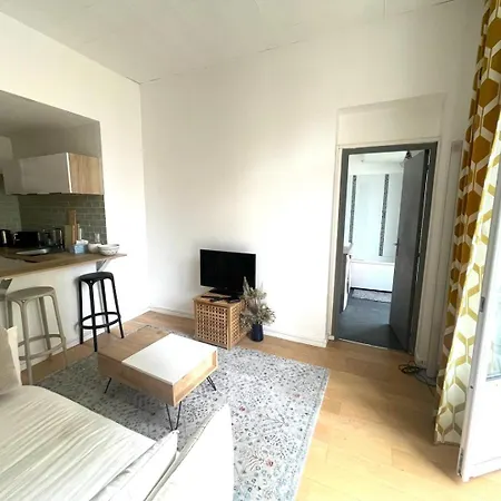 Apartamento Avec Balcon - Jardin Public